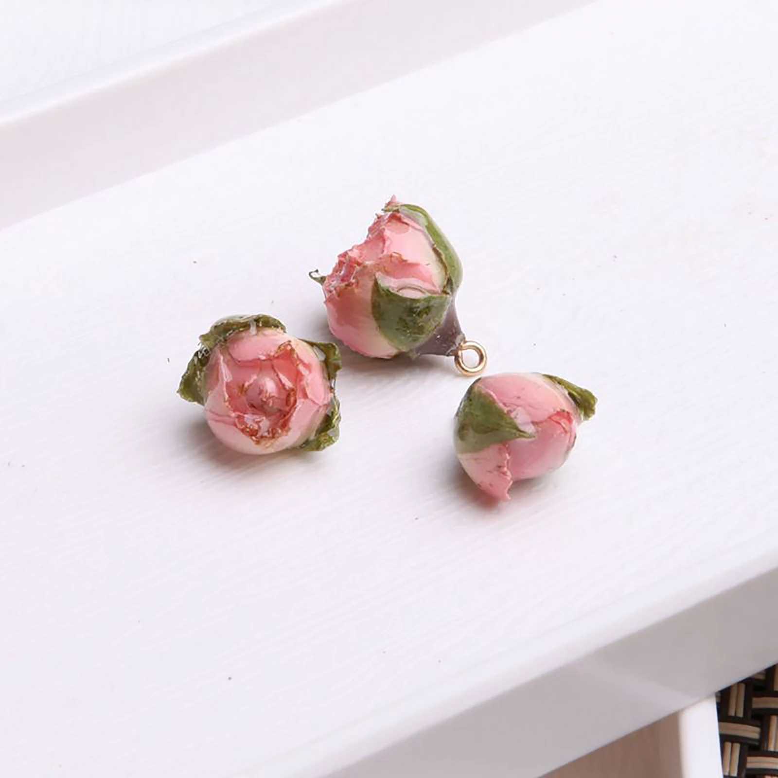 2 PCs Handmade Resin Jewelry Real Flower Charms Petaline Pendants Real Rose Petal Charm For DIY Earring Jewelry Finding Making