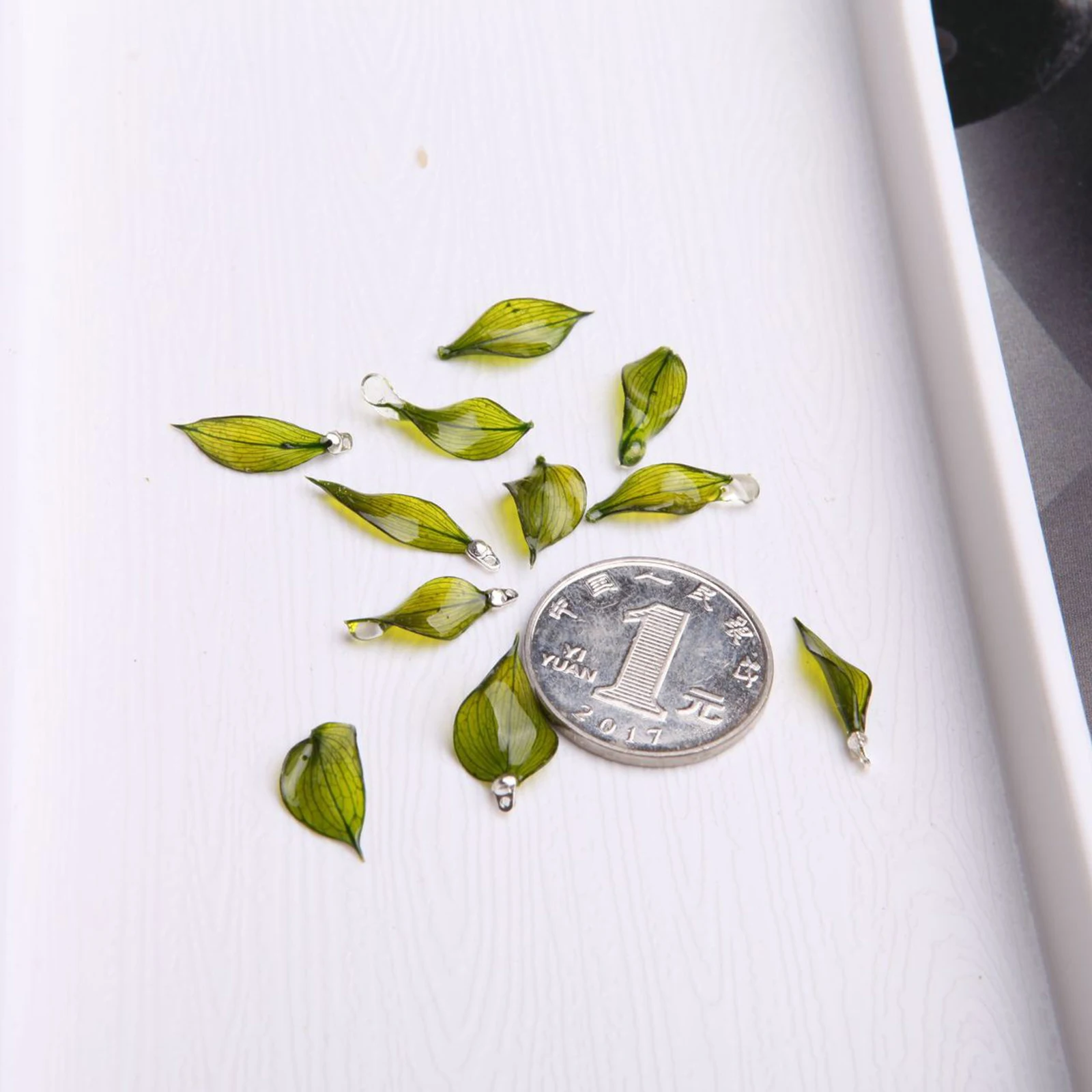 2 PCs Handmade Resin Jewelry Real Flower Charms Petaline Pendants Real Rose Petal Charm For DIY Earring Jewelry Finding Making