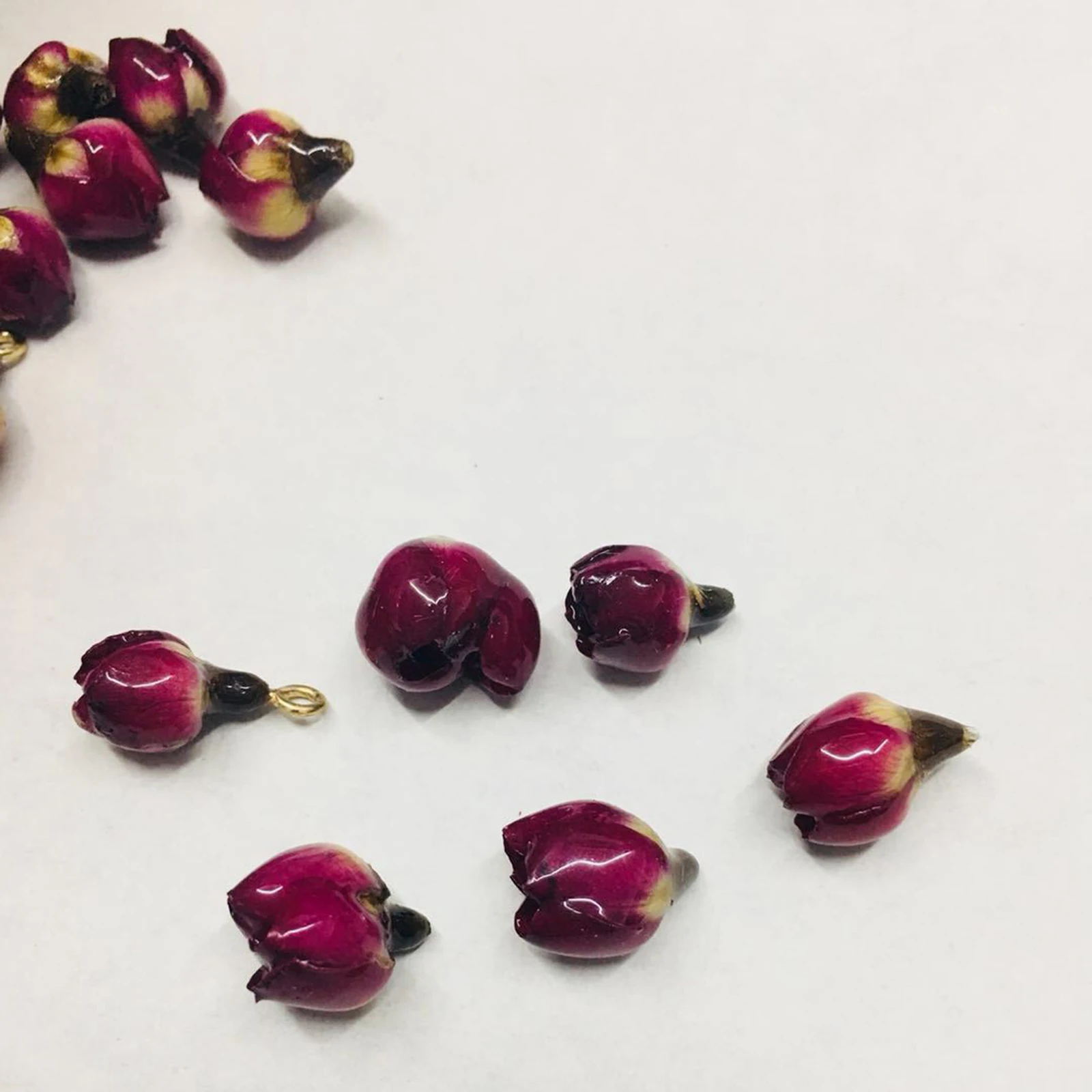 2 PCs Handmade Resin Jewelry Real Flower Charms Petaline Pendants Real Rose Petal Charm For DIY Earring Jewelry Finding Making