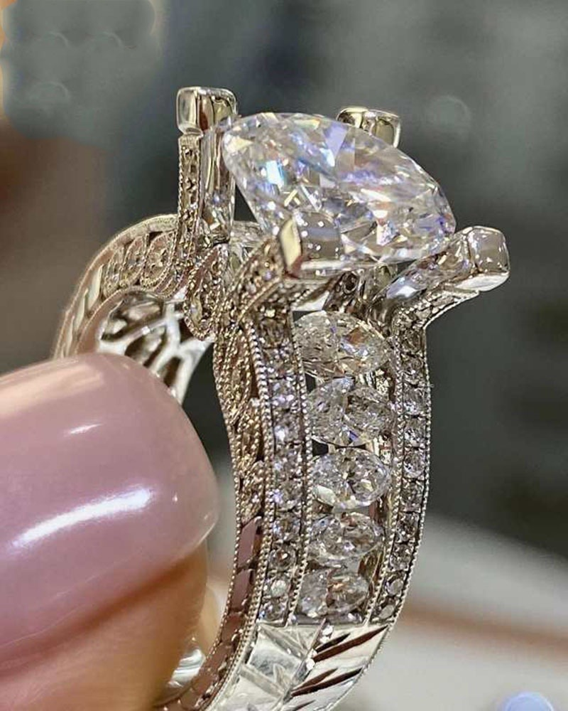 Luxurious Fashion Silver Color Wedding Rings for Women Exquisite Inlaid with White Zircon Party Engagement Ring Jewelry