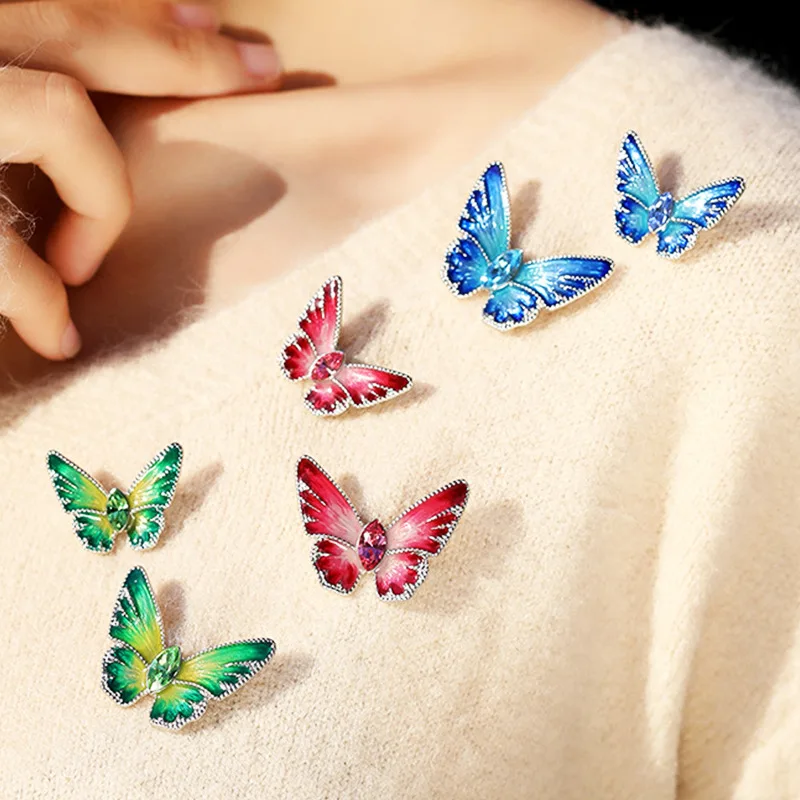 Fashion Pearl and Rhinestone Brooches for Women Baroque Trendy Butterfly Pins Clothes Accessories Wedding Gifts