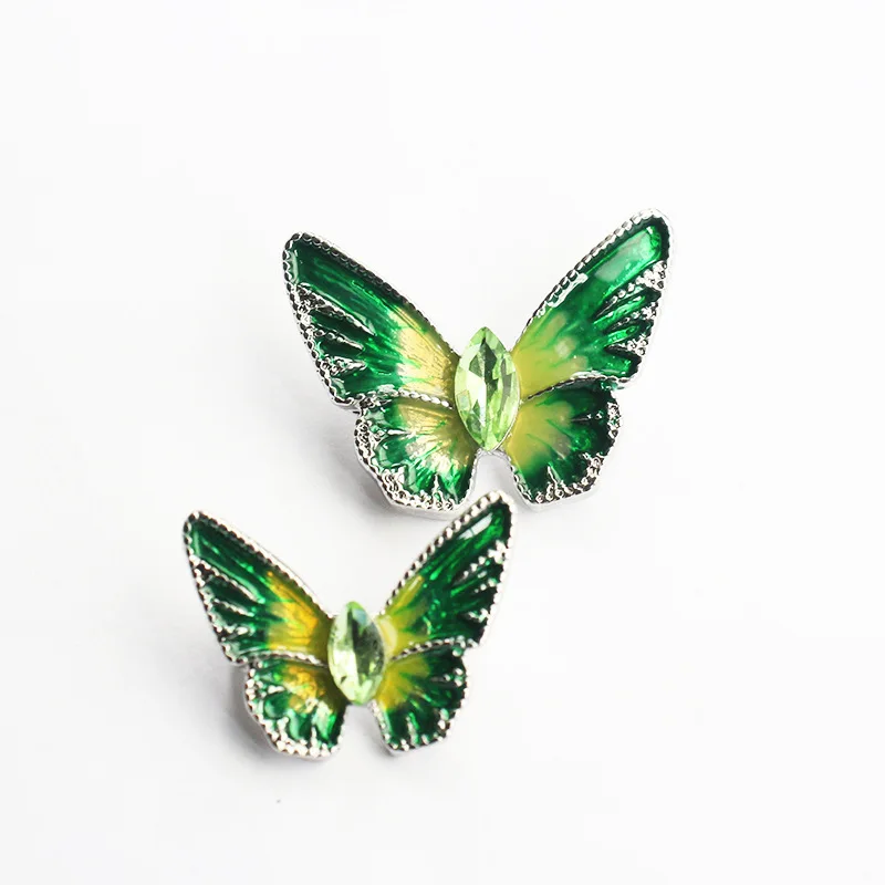 Fashion Pearl and Rhinestone Brooches for Women Baroque Trendy Butterfly Pins Clothes Accessories Wedding Gifts