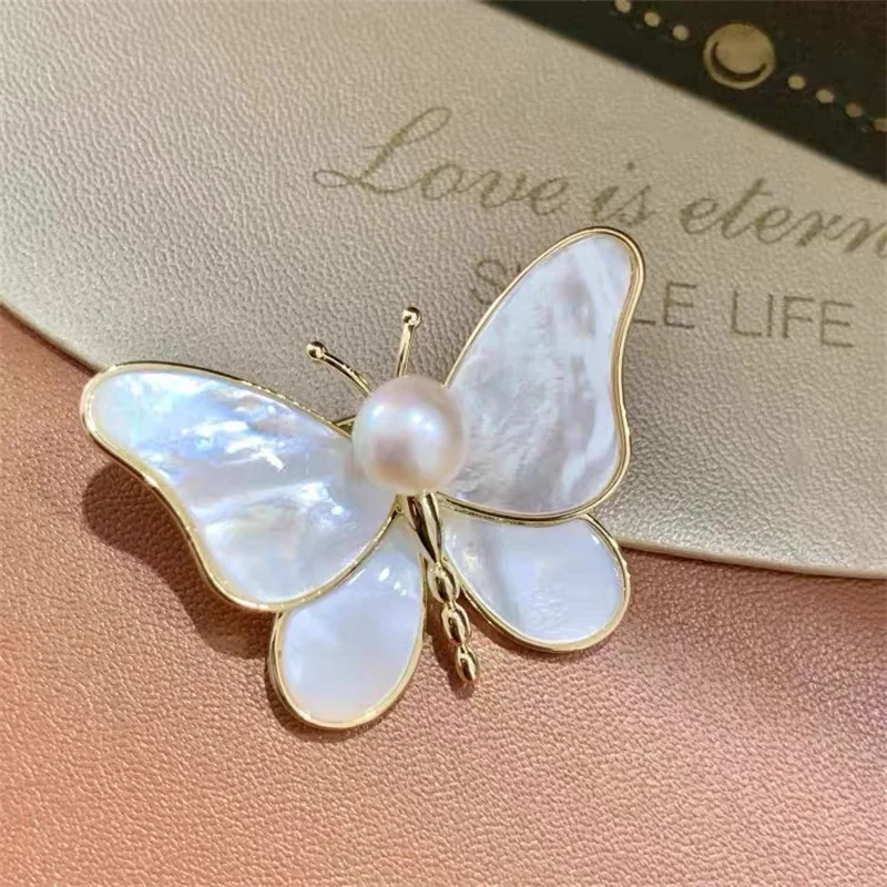 Fashion Pearl and Rhinestone Brooches for Women Baroque Trendy Butterfly Pins Clothes Accessories Wedding Gifts