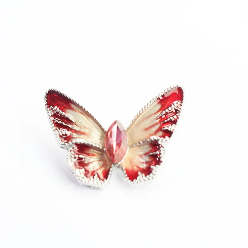 Fashion Pearl and Rhinestone Brooches for Women Baroque Trendy Butterfly Pins Clothes Accessories Wedding Gifts