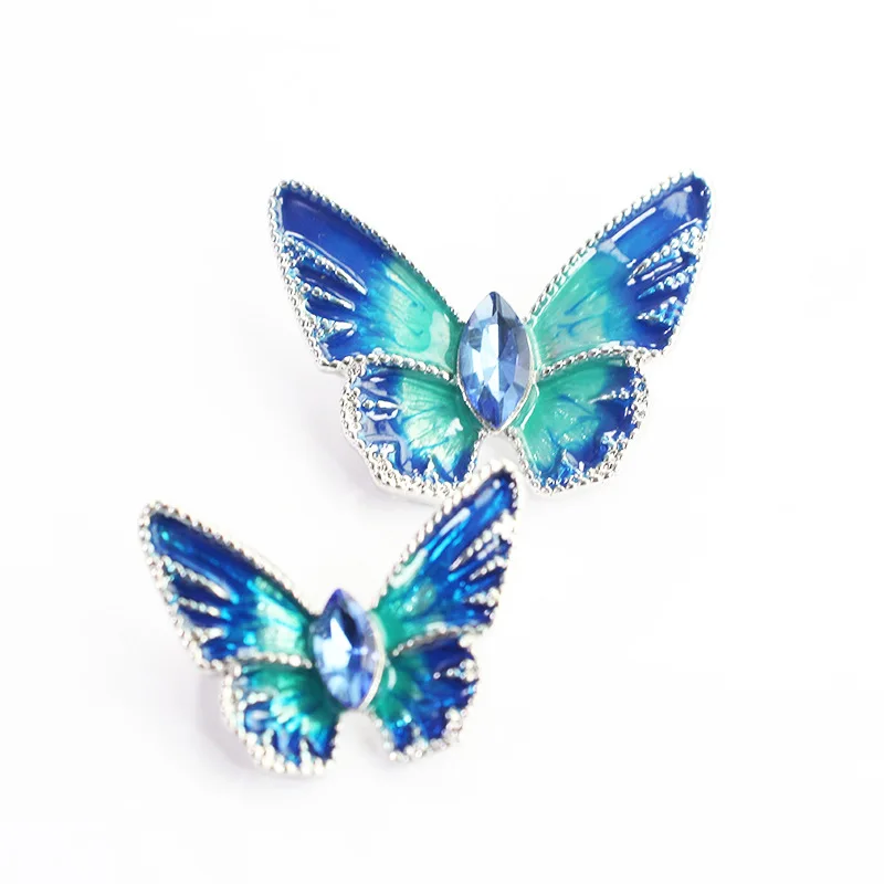 Fashion Pearl and Rhinestone Brooches for Women Baroque Trendy Butterfly Pins Clothes Accessories Wedding Gifts