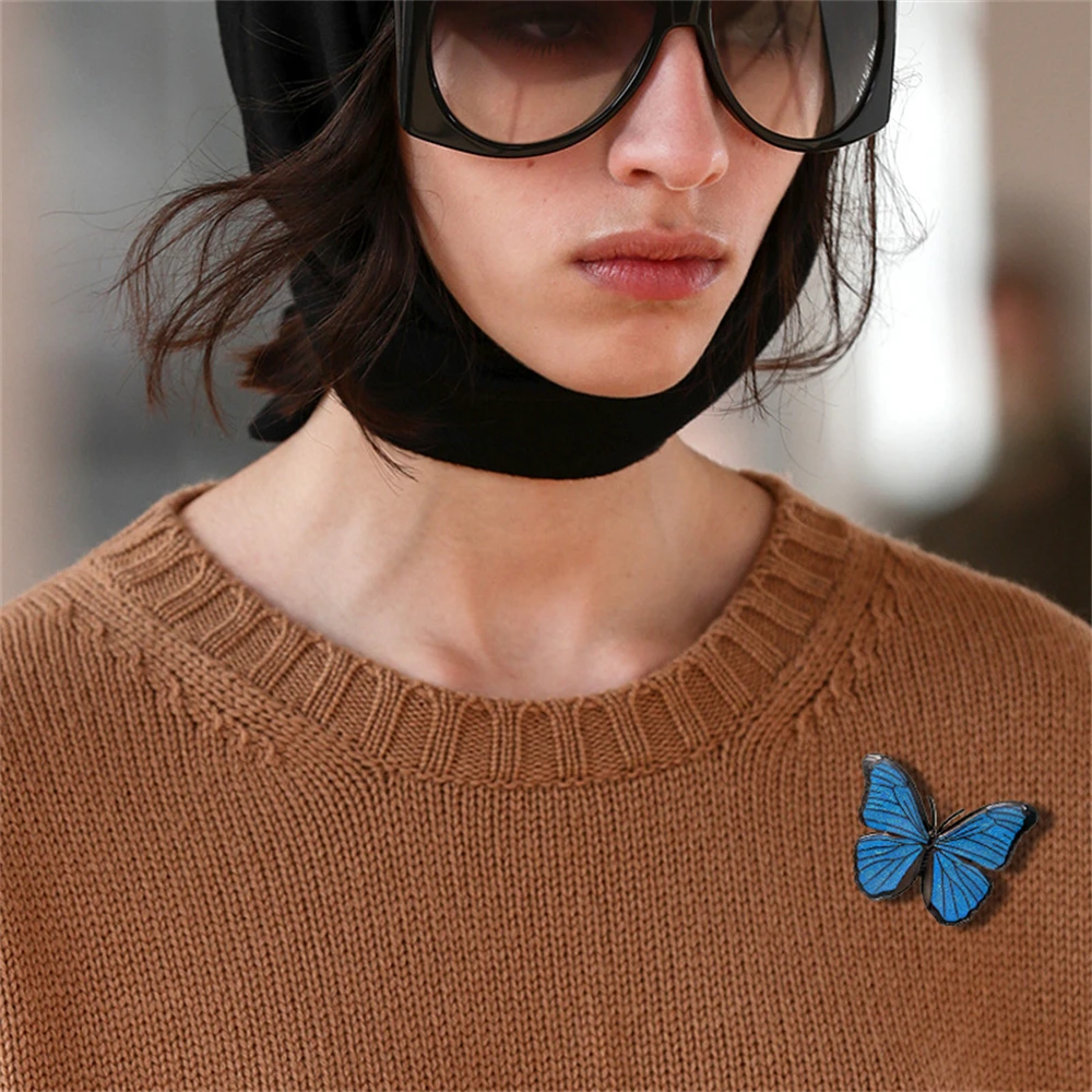 Fashion Pearl and Rhinestone Brooches for Women Baroque Trendy Butterfly Pins Clothes Accessories Wedding Gifts