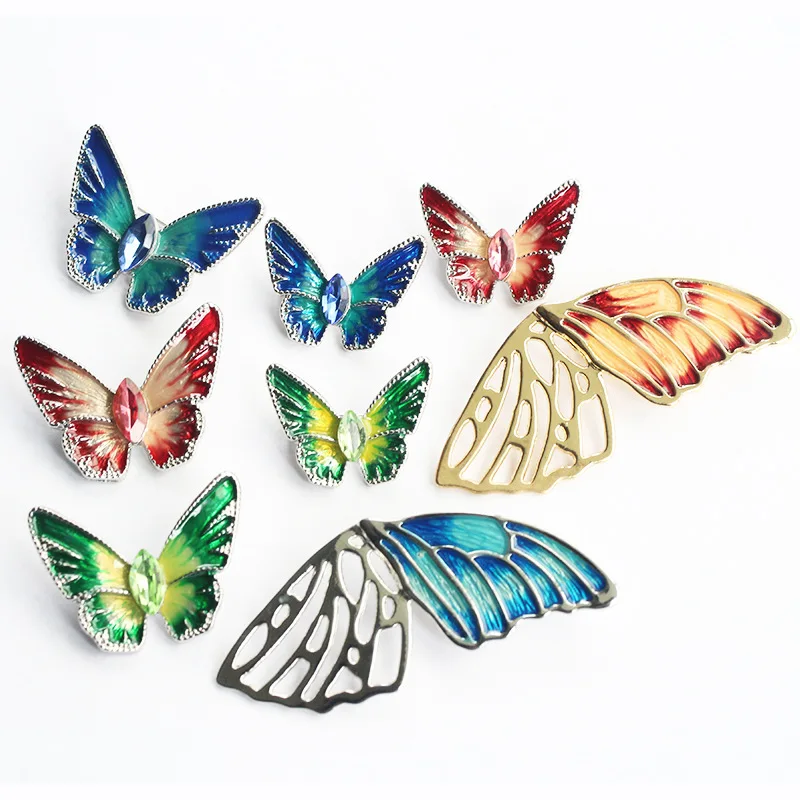 Fashion Pearl and Rhinestone Brooches for Women Baroque Trendy Butterfly Pins Clothes Accessories Wedding Gifts