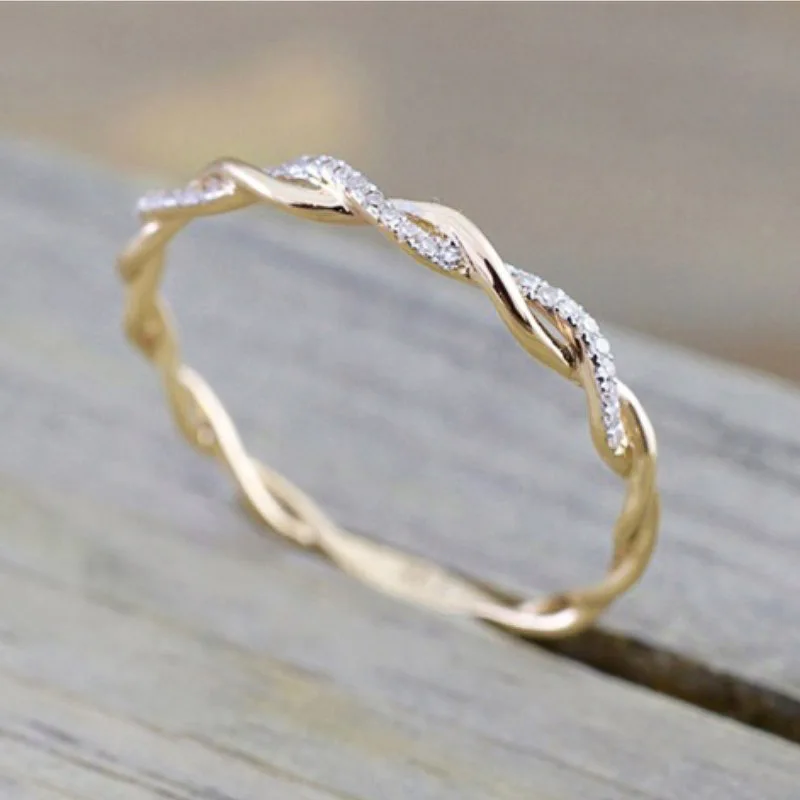 Huitan Classic Women Twist Rings with Dazzling Cubic Zirconia Stone 3Metal Colors Temperament Elegant Female Finger Ring Jewelry