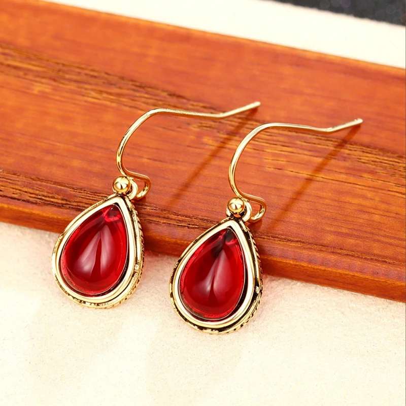 Huitan Green/Red Pear Stone Drop Earrings for Women Ethnic Style Aesthetic Carved Pattern Temperament Lady's Earrings Jewelry