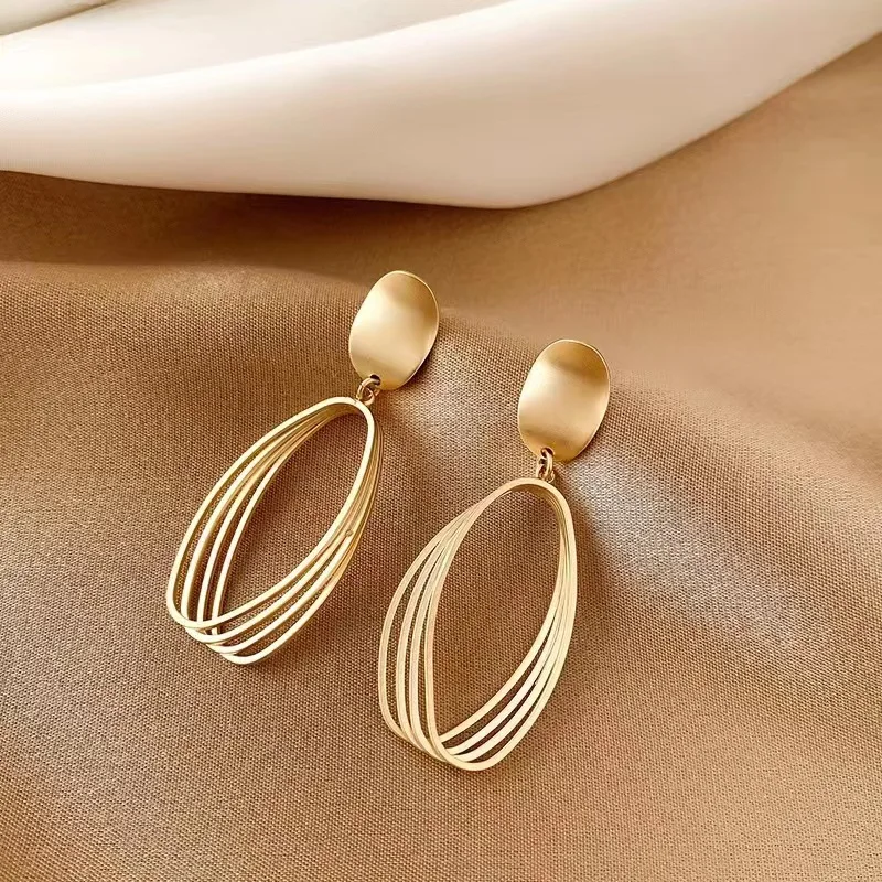 Trendy Korean Minimalist Statement Clip Earrings Jewelry Elegant Gold Color Goemtric Clip Earrings Without Piercing for Women