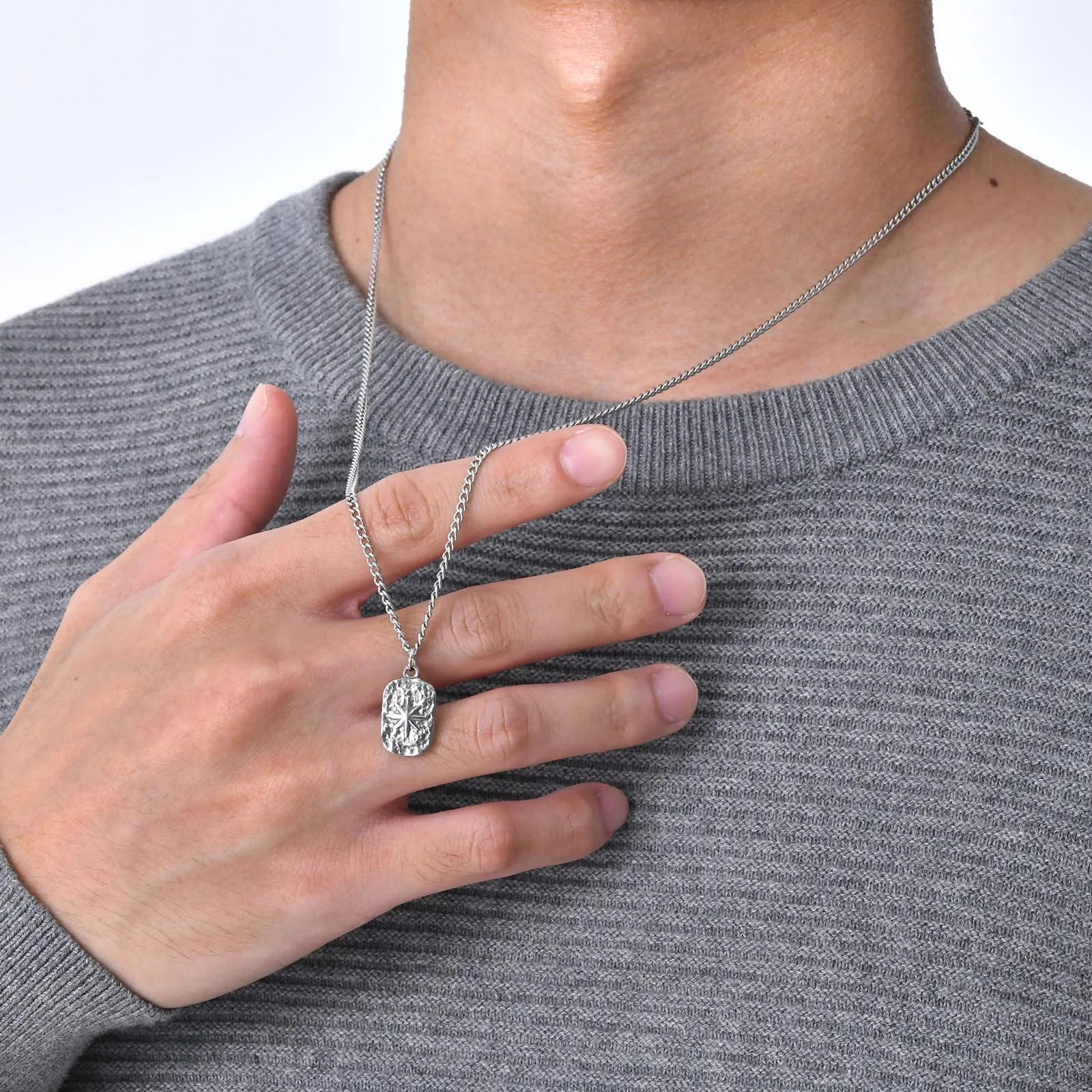 Mens Dog Tag Necklaces, Stylish Hammered Stainless Steel Eight Point Star Pendant Collar, Birthday Party Gifts for Him