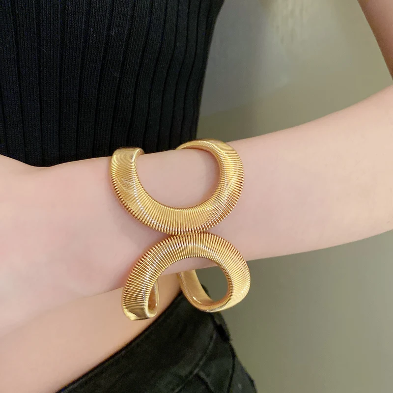 Gold Color Hollow Snake-shaped Bracelet For Women Fashion Simple Staggered Open Elastic Bracelet Exaggerated Writband Jewelry A