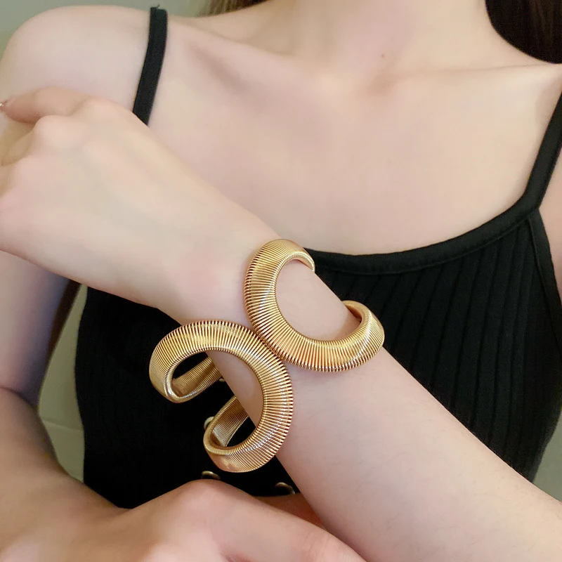 Gold Color Hollow Snake-shaped Bracelet For Women Fashion Simple Staggered Open Elastic Bracelet Exaggerated Writband Jewelry A