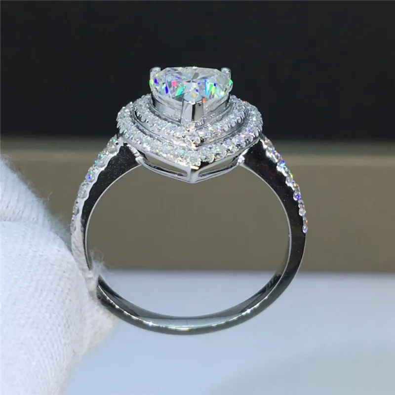 Huitan Timeless Style Love Shaped Cubic Zirconia Wedding Rings Women Luxury Proposal Engage Ring Anniversary Gifts Heart Jewelry