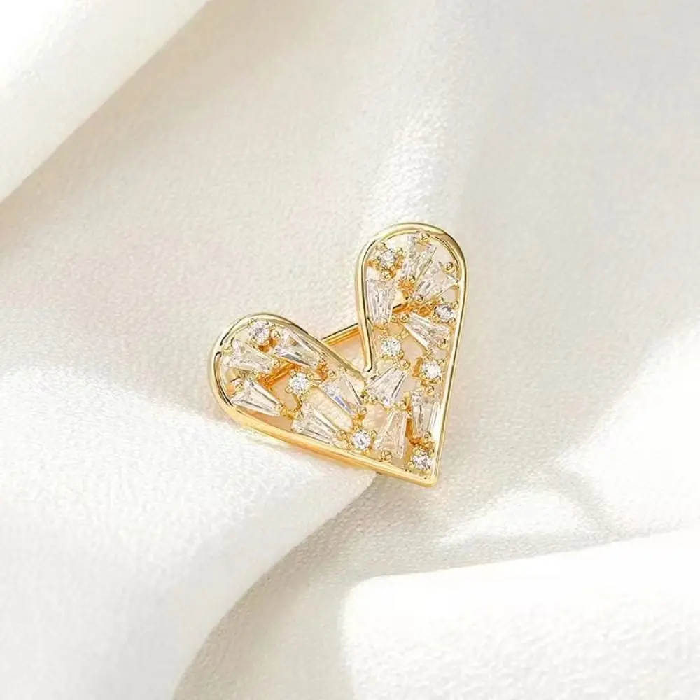New Rhinestone Brooches Women Exquisite Retro Pins Small Cute Fashion Jewelry Accessories