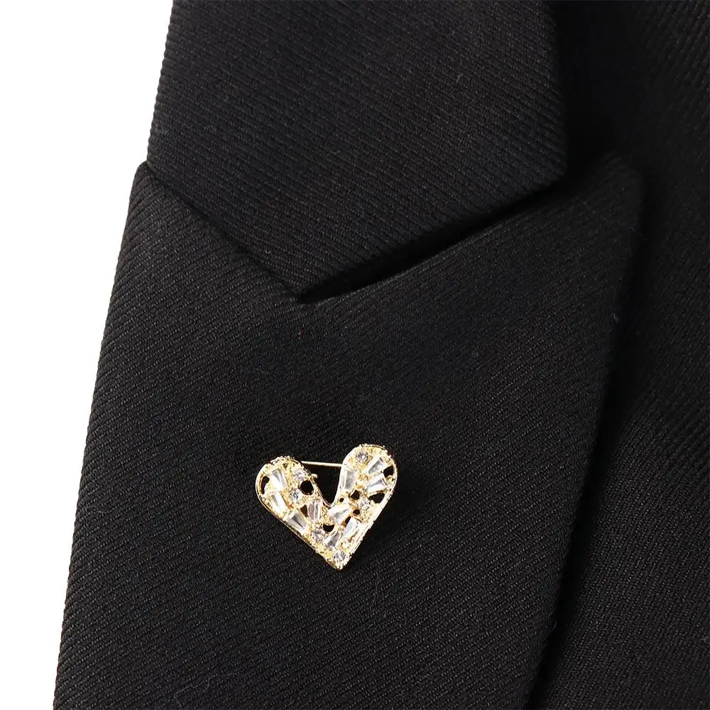New Rhinestone Brooches Women Exquisite Retro Pins Small Cute Fashion Jewelry Accessories