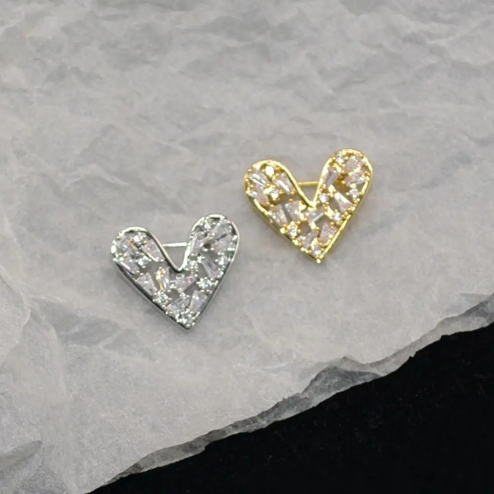 New Rhinestone Brooches Women Exquisite Retro Pins Small Cute Fashion Jewelry Accessories
