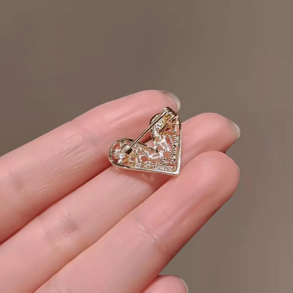 New Rhinestone Brooches Women Exquisite Retro Pins Small Cute Fashion Jewelry Accessories