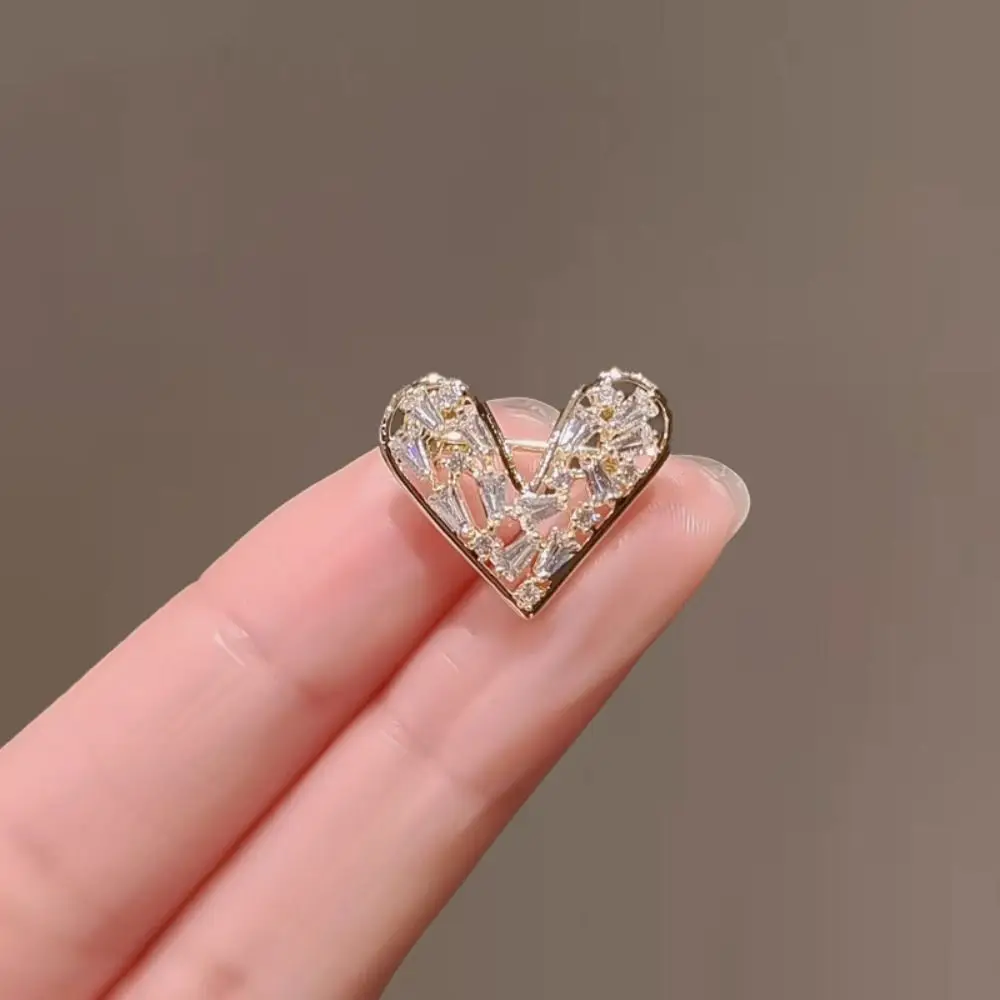 New Rhinestone Brooches Women Exquisite Retro Pins Small Cute Fashion Jewelry Accessories