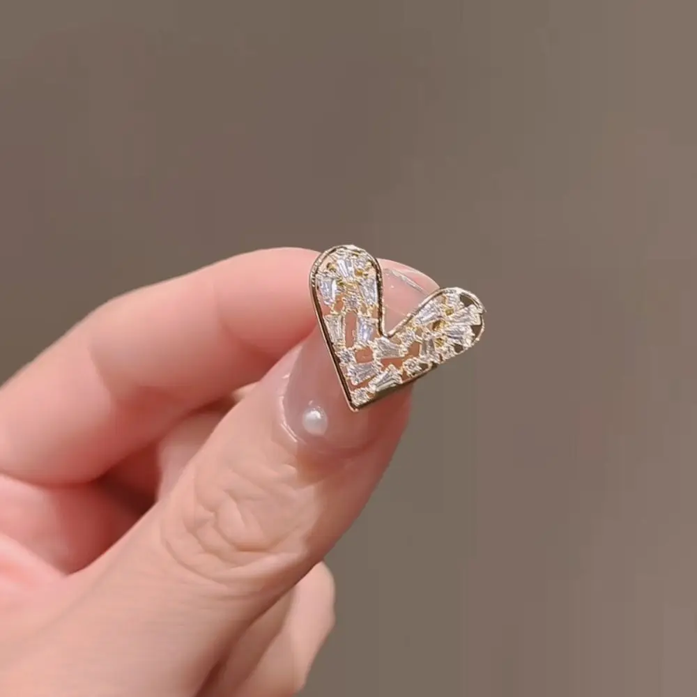 New Rhinestone Brooches Women Exquisite Retro Pins Small Cute Fashion Jewelry Accessories