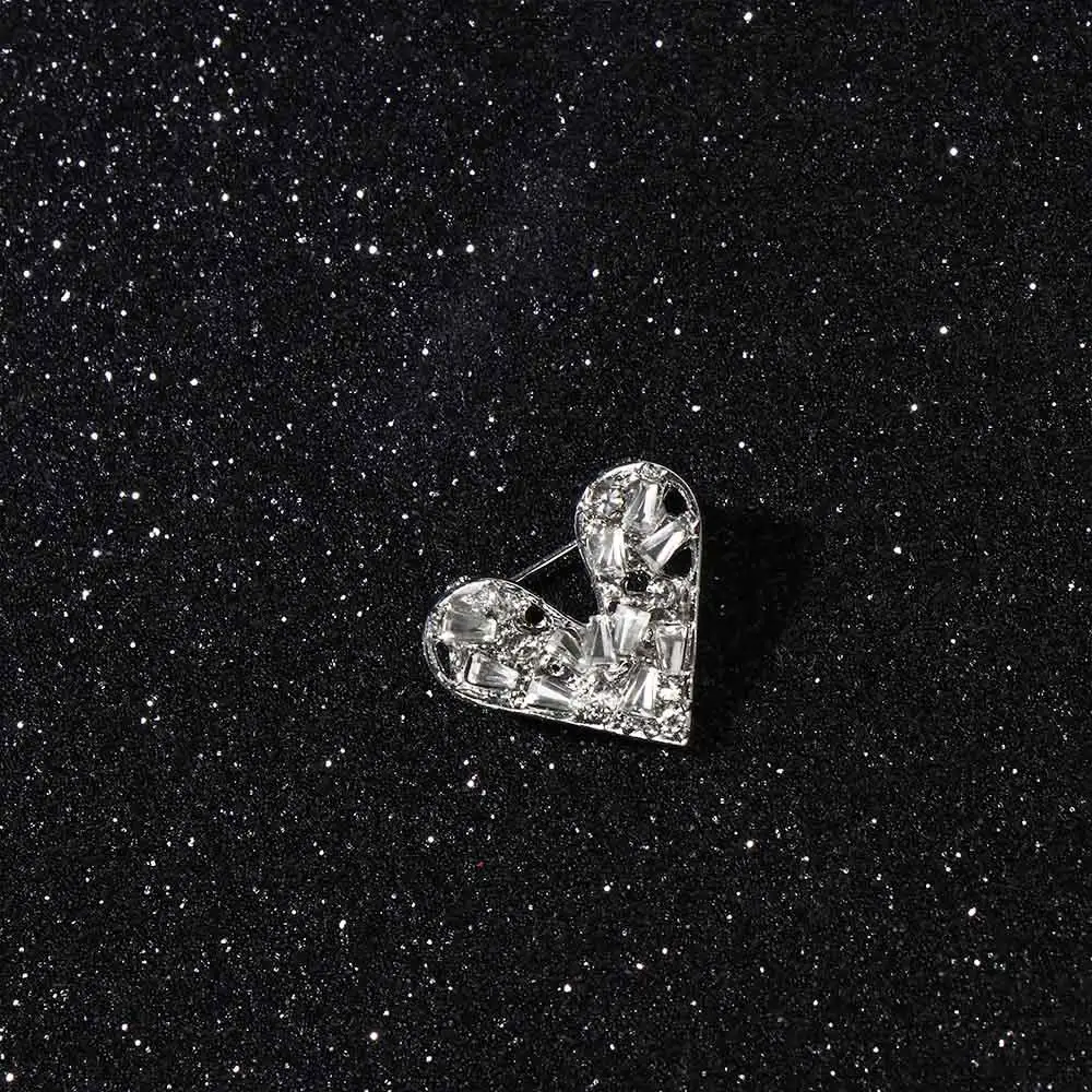 New Rhinestone Brooches Women Exquisite Retro Pins Small Cute Fashion Jewelry Accessories