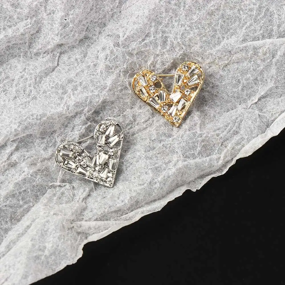 New Rhinestone Brooches Women Exquisite Retro Pins Small Cute Fashion Jewelry Accessories