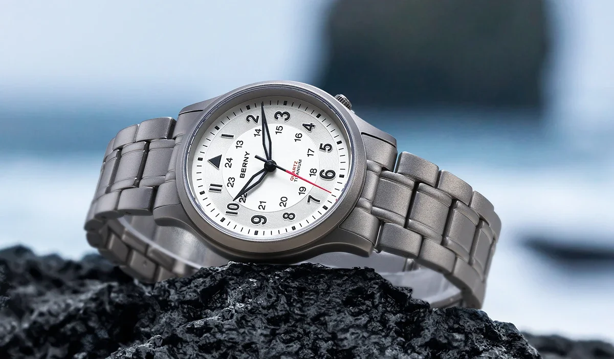 BERNY Titanium Watches for Men Classic Mens Field Watch Easy Read Outdoor Quartz Wristwatch Super Luminous Sapphire 5ATM