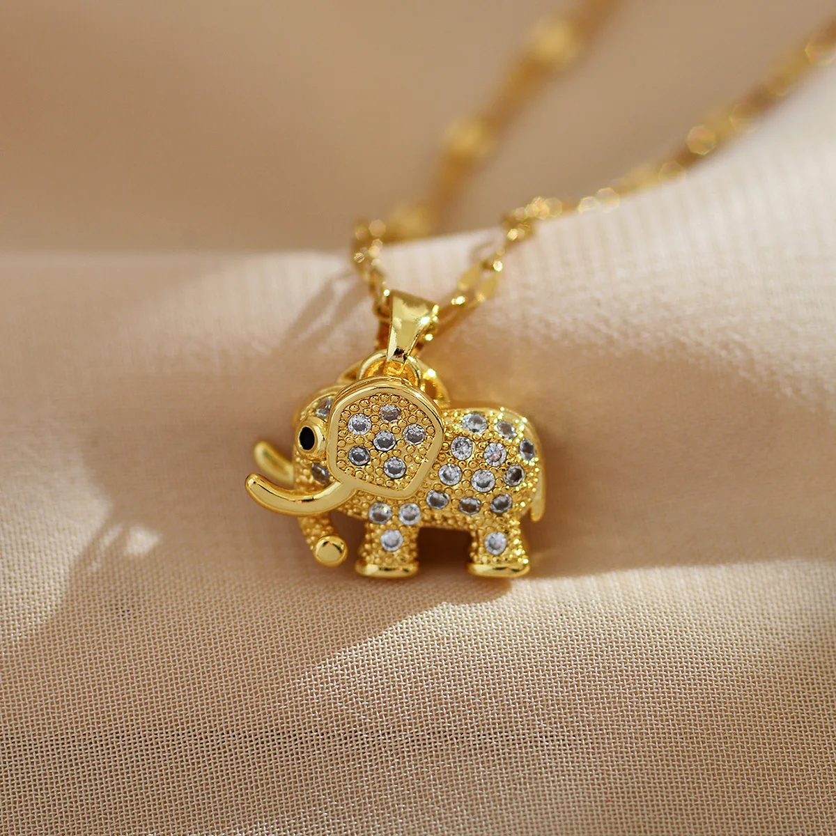 Cute Elephant Cubic Zirconia Pendant Necklaces For Women and Men Golden Copper Metal Necklace Versatile Daily Party Jewelry