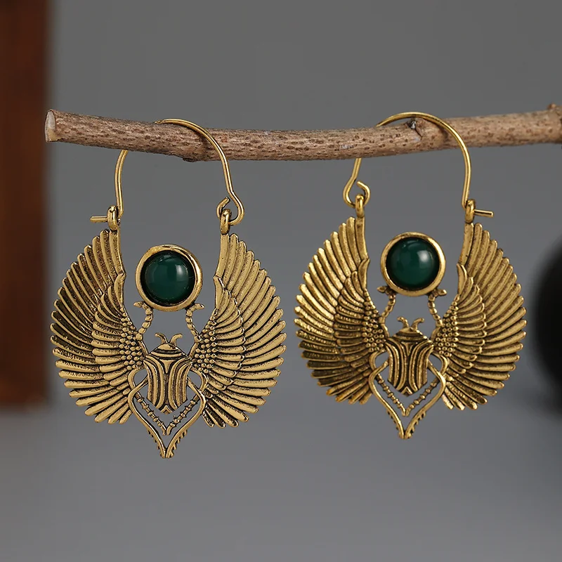 Vintage Golden Egyptian Style Sacred Wings Beetle Design Inlaid Emerald Hoop Earrings Gold Color Earring Party Gift