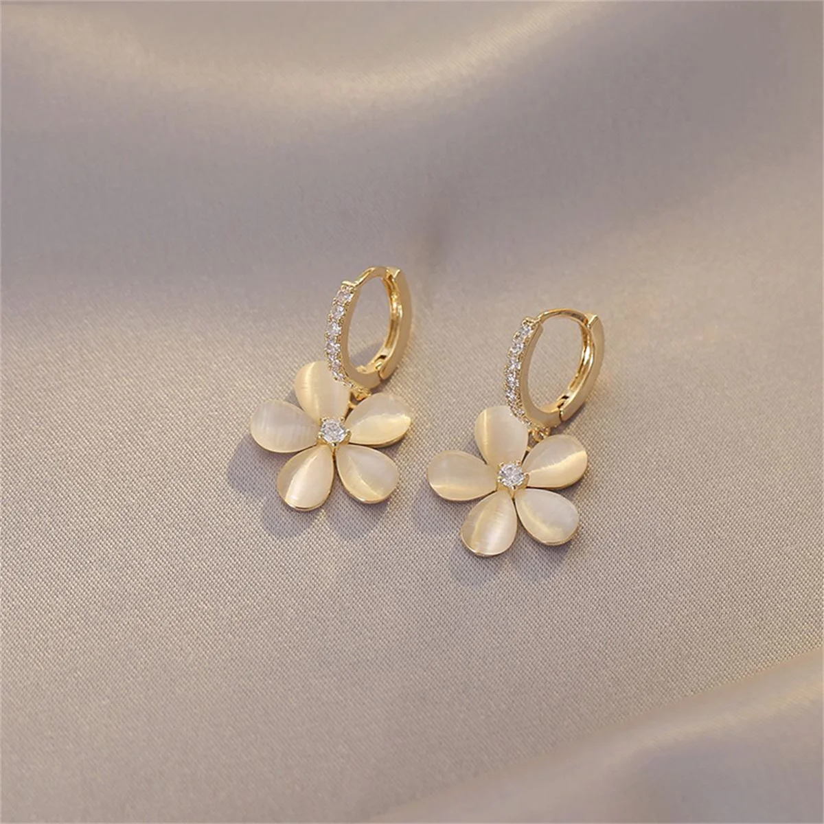 Exquisite Opal Flower Stud Earrings For Women Korean Shiny Crystal Imitation Pearl Floral Leaves Earring Wedding Party Jewelry