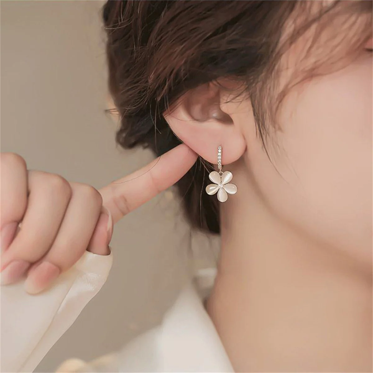 Exquisite Opal Flower Stud Earrings For Women Korean Shiny Crystal Imitation Pearl Floral Leaves Earring Wedding Party Jewelry