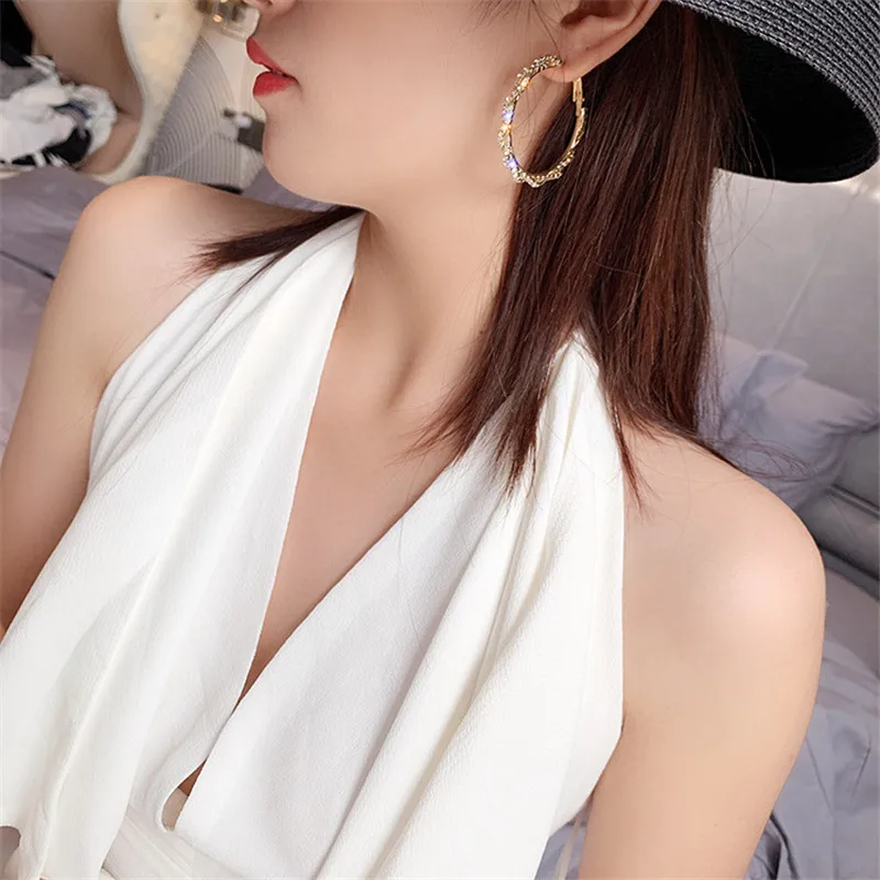 Fashion Jewelry Round Hoop Earrings Shiny Screw Crystal Earrings for Women Statement Earrings Party Gifts