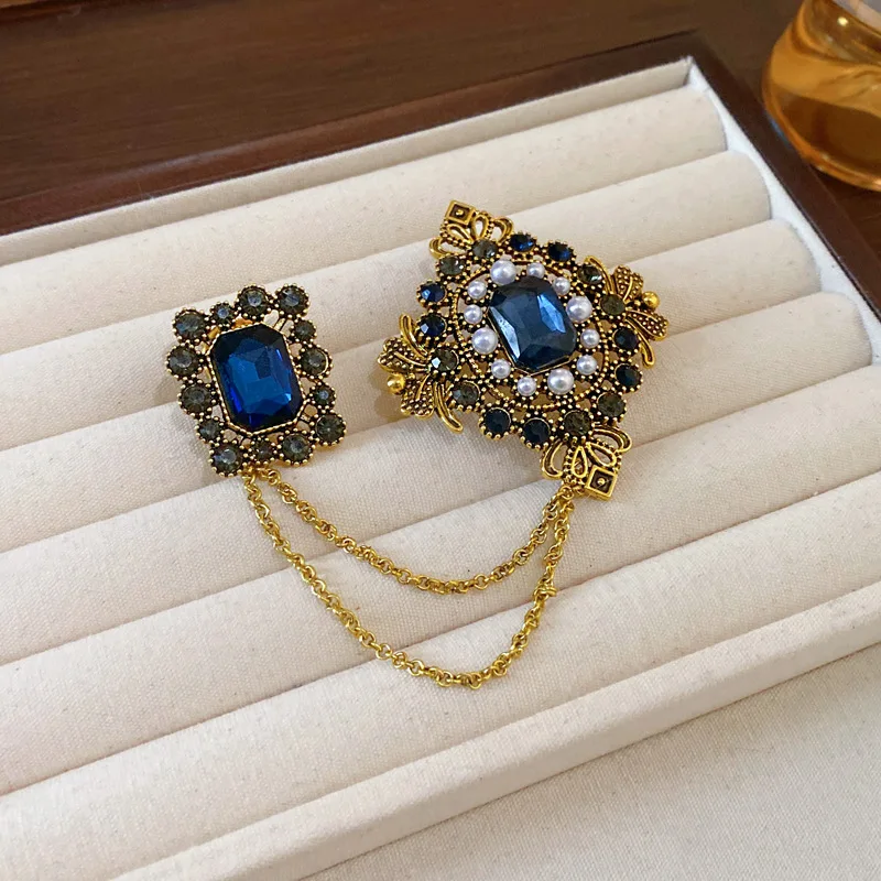 Studded Pearl Shaped Square Brooch Women Palace Style Retro Design Sense Suit Pin Niche Fashion Accessories for Lady Gift