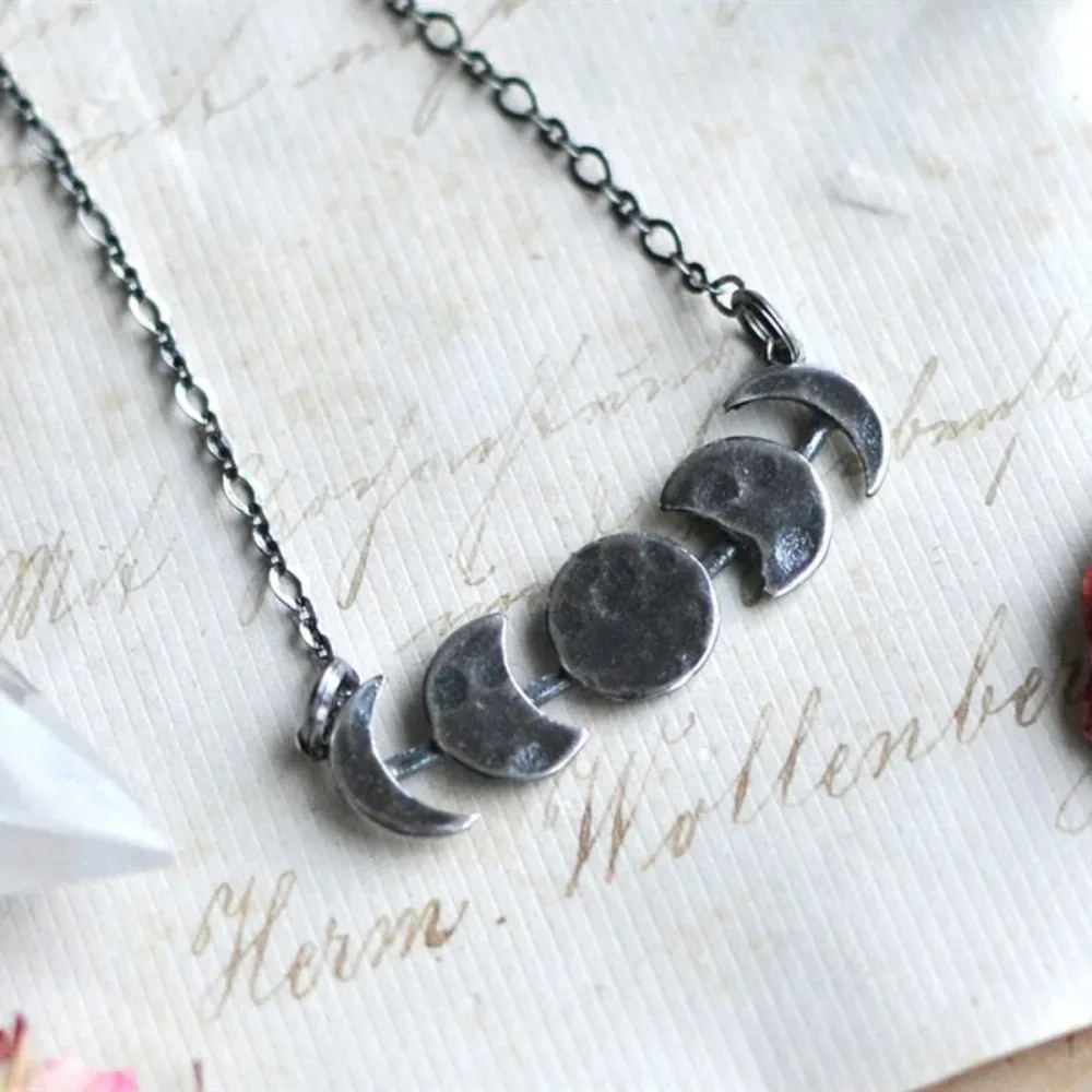 New Simple Vintage Trend Waxed Celestial Moon Phase Necklace Bohemian Gothic Witch Luna Short Necklace Street Party Accessories