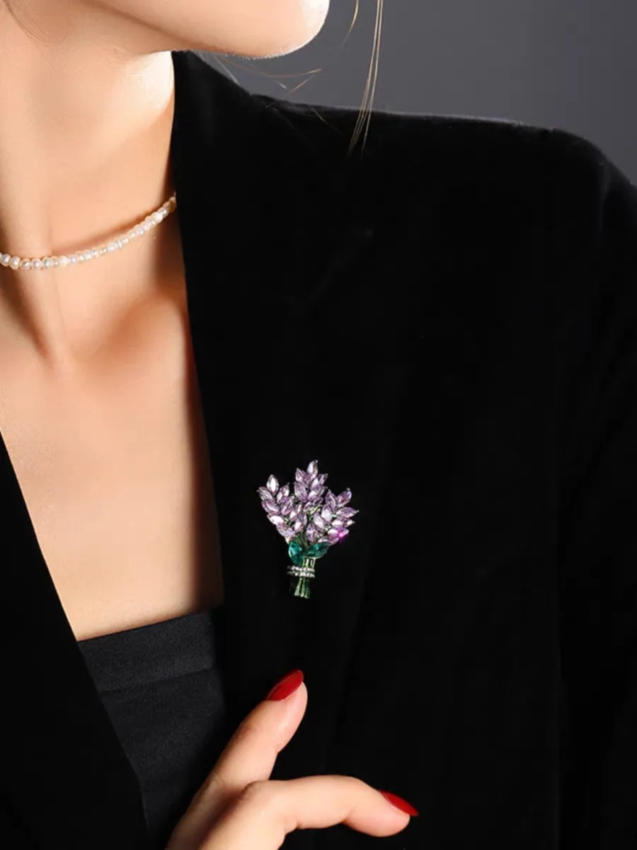 Exquisite Purple Lavender Brooch Women's Brooches Crystal Rhinestone Bouquet Pins Clothing Coat Luxury Jewelry Girl Gift