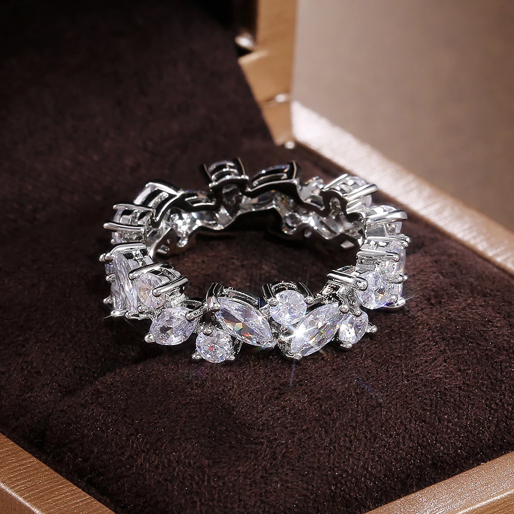 Huitan Romantic Bridal Wedding Rings Shiny Marquise Round Crystal Zirconia Irregular Band Delicate Ring Trendy Jewelry for Women