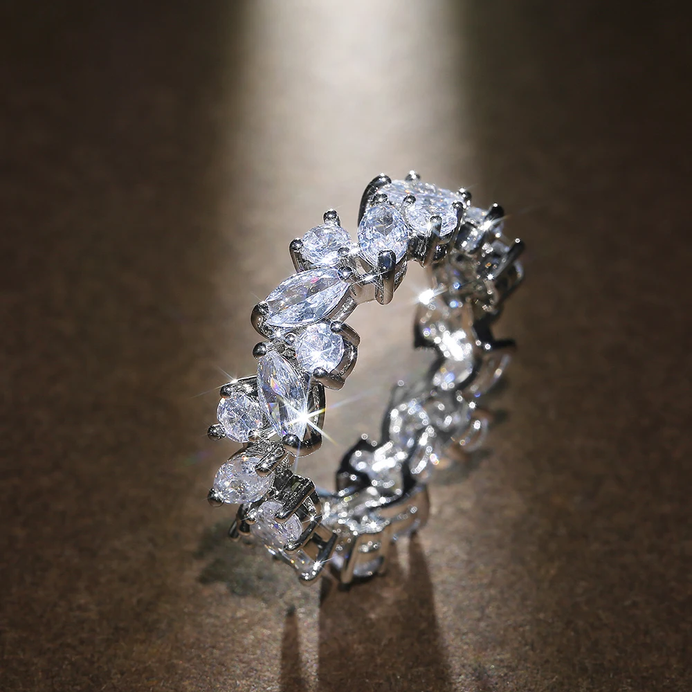 Huitan Romantic Bridal Wedding Rings Shiny Marquise Round Crystal Zirconia Irregular Band Delicate Ring Trendy Jewelry for Women