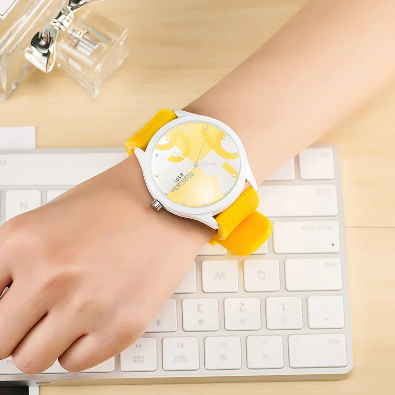 Womage Watch Women Green Watches Fashion Big Number Quartz Wristwatches Women Ladies Gilrs Silicone Sports Watches reloj mujer