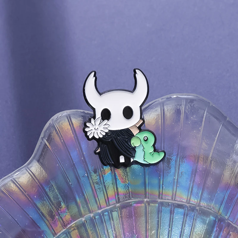 Anime Game Brooch Hollow Knight Character Enamel Pins Cartoon Anime Badge Decorative Brooch Shirt Lapel Pin Jewelry Accessory