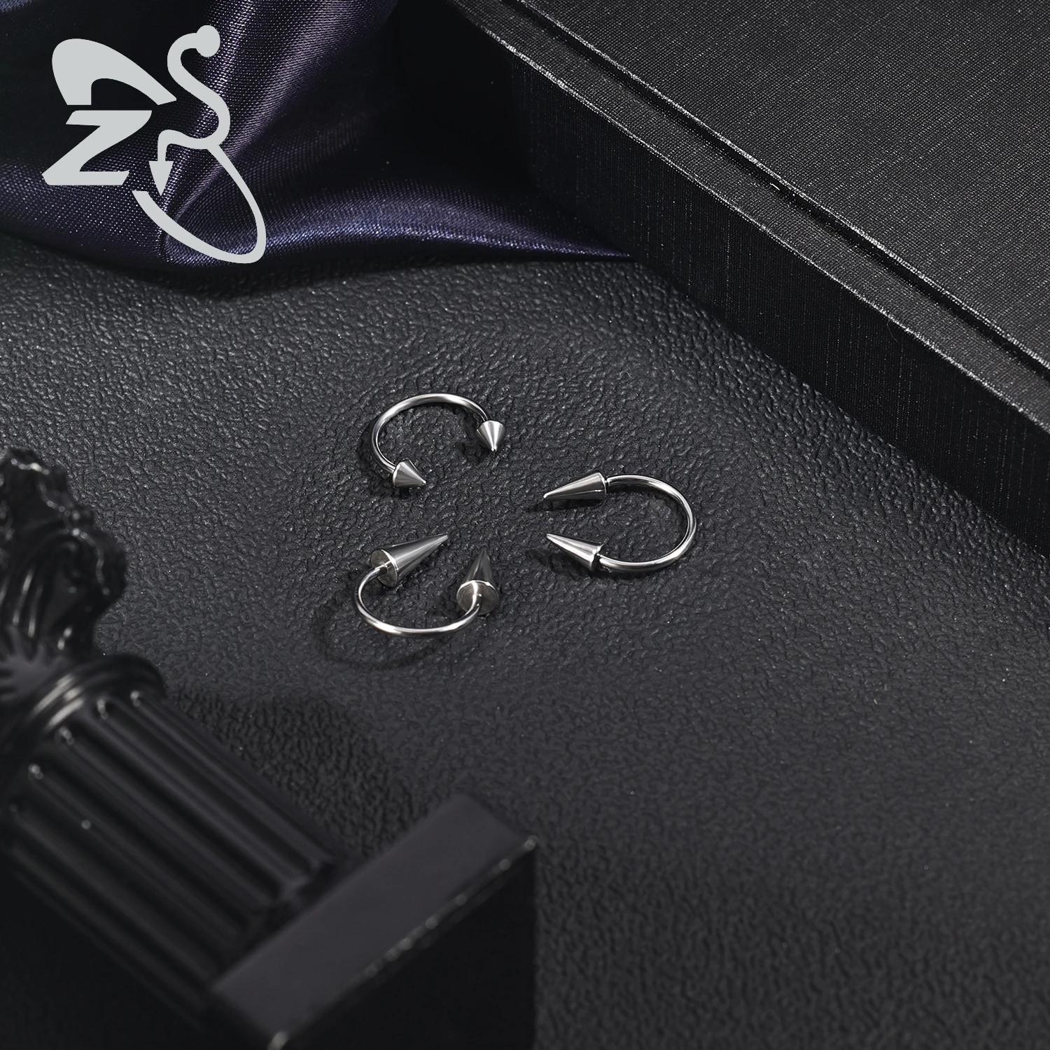 ZS 1PC 16G/18G Spike Nose Rings Stainless Steel Septum Clicker Silver Color Ear Helix Diath Internal Thread Tragus Piercing