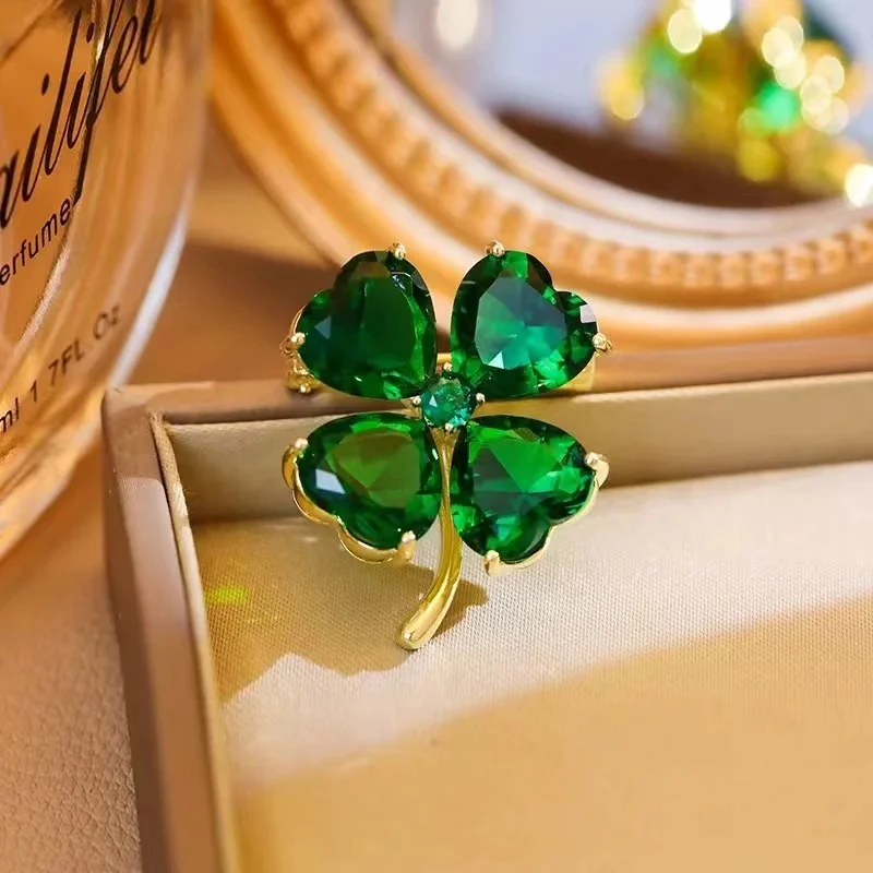 Delicate Green Crystal Lucky Four Leaf Clover Brooches for Women Retro Emerald Heart Lapel Pin Female Wedding Clothing Jewelry