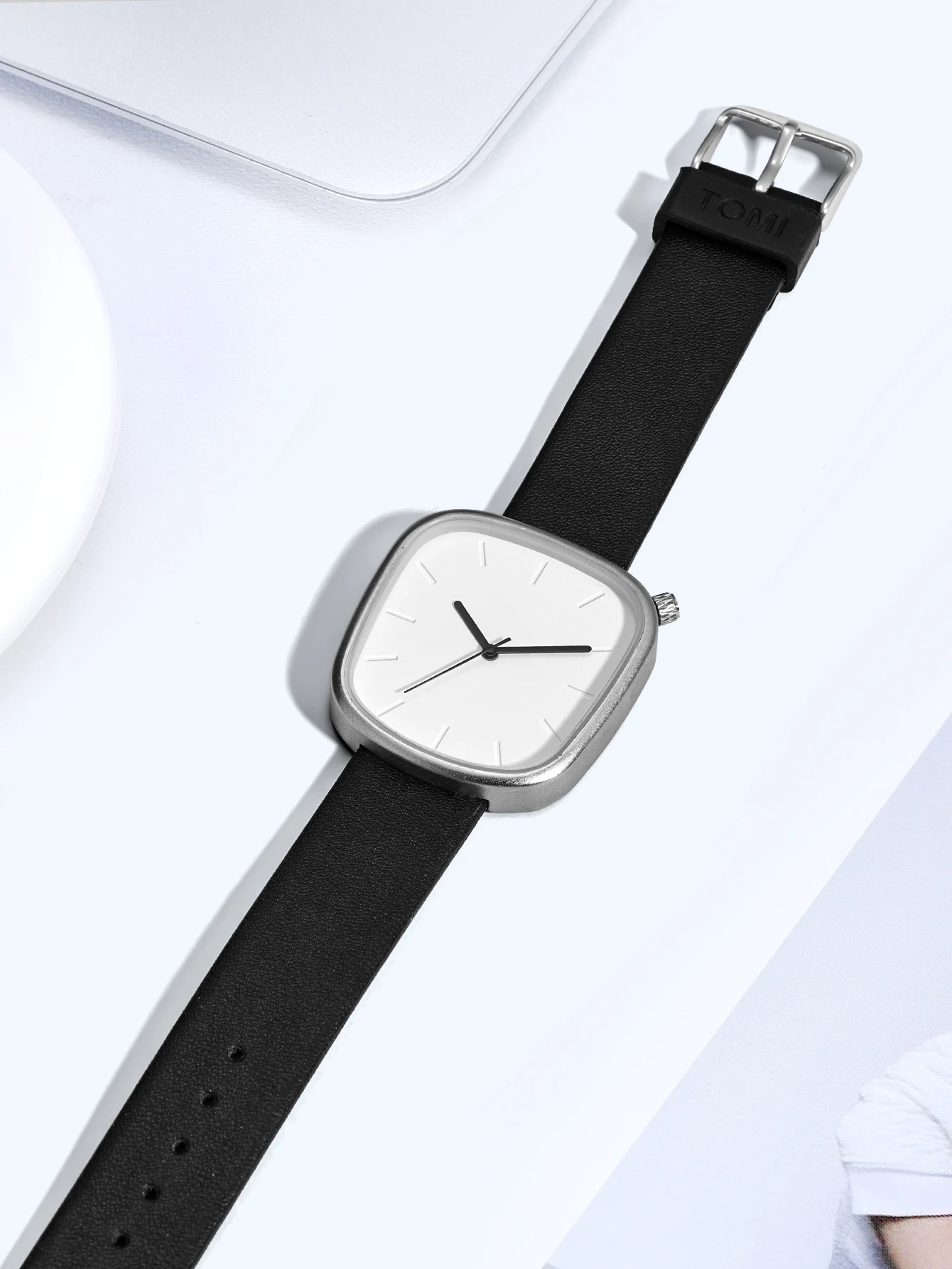 TOMI Men's Minimalist Watch Fashion Versatile Men's and Women's Square Watch Scale Black and White Premium Quartz Watch