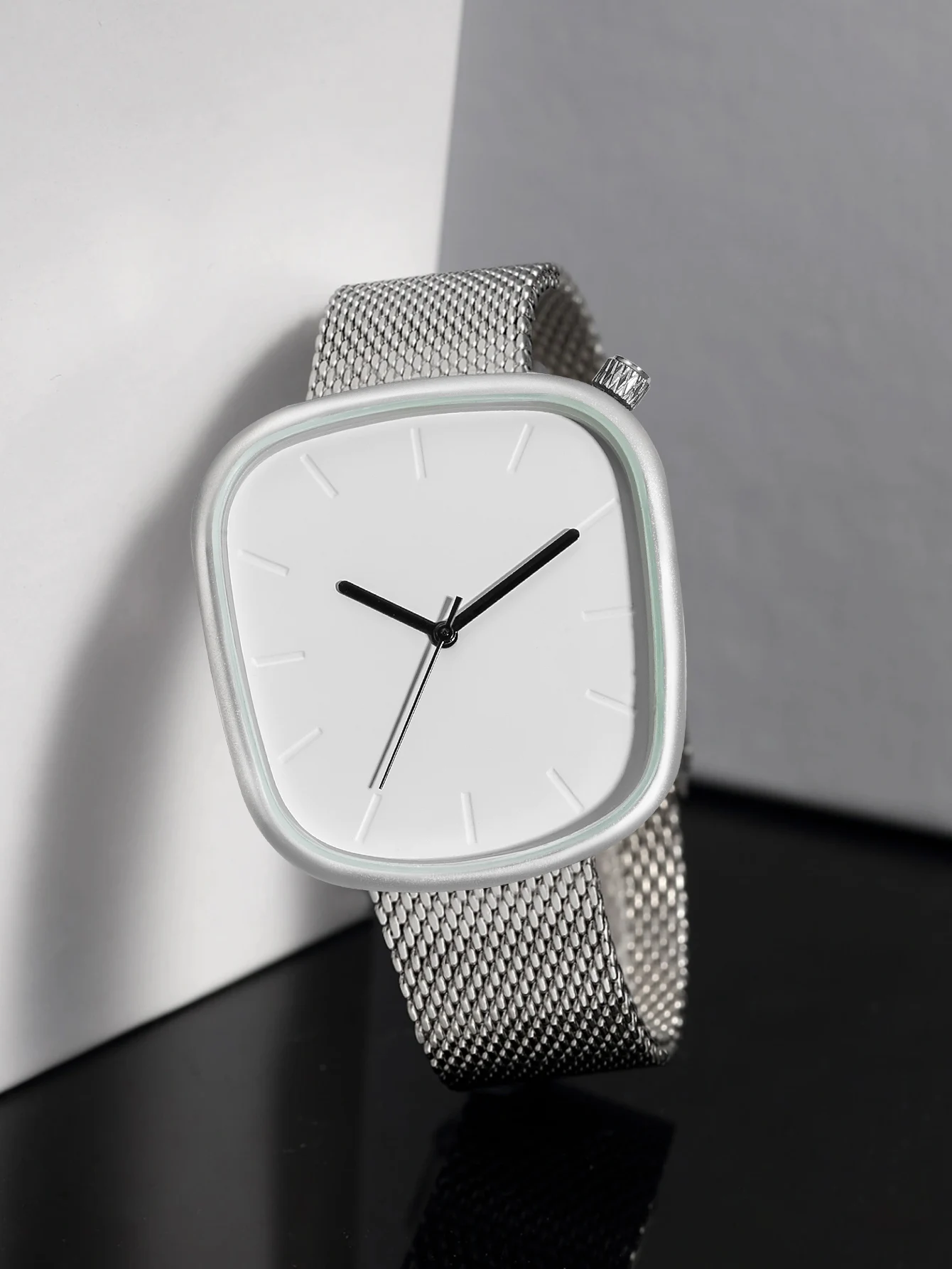 TOMI Men's Minimalist Watch Fashion Versatile Men's and Women's Square Watch Scale Black and White Premium Quartz Watch