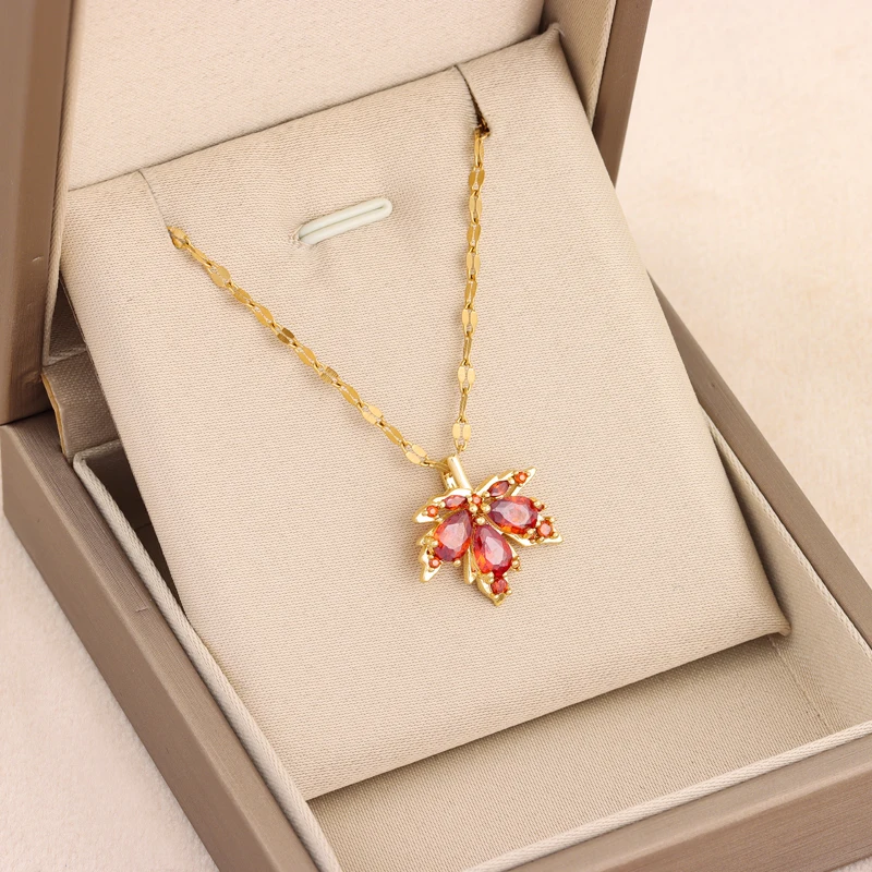 New Fashion Love Memory Red Maple Leaf Pendant Necklace For Women Cute Romantic Female Neck Chain Ladies Stainless Steel Jewelry