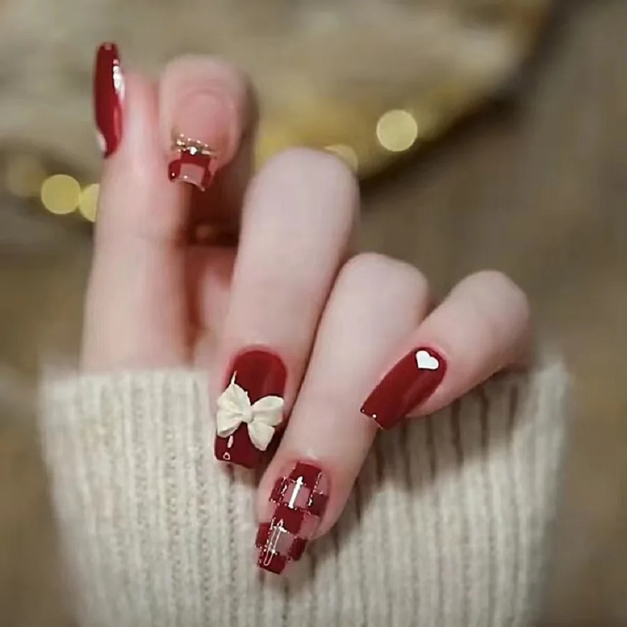 24PCS/1BOX Red Bow Gold Powder Checkerboard Fake Nails