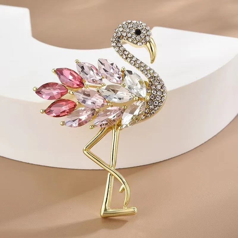Trendy White Pink Crystal Flamingo Bird Brooches For Women Luxury Animal Inlaid Rhinestone Metal Brooch Pins Party Jewelry Gifts