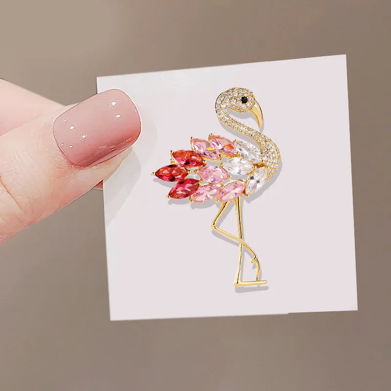 Trendy White Pink Crystal Flamingo Bird Brooches For Women Luxury Animal Inlaid Rhinestone Metal Brooch Pins Party Jewelry Gifts