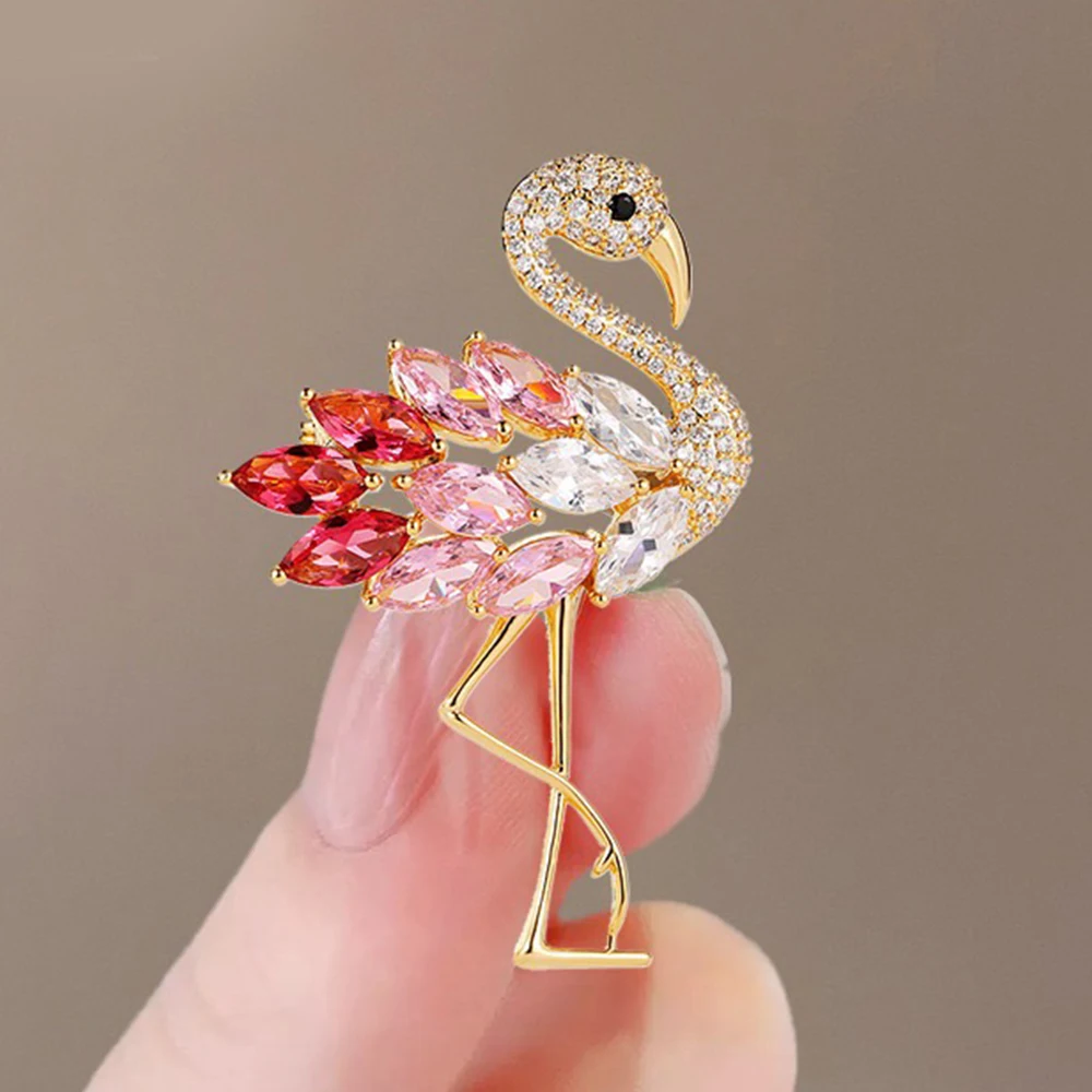 Trendy White Pink Crystal Flamingo Bird Brooches For Women Luxury Animal Inlaid Rhinestone Metal Brooch Pins Party Jewelry Gifts