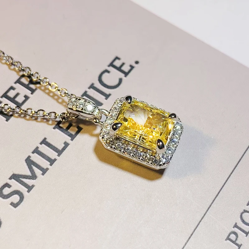 Huitan Luxury Yellow Cubic Zirconia Pendant Necklace for Women Noble Wedding Anniversary Gift Temperament Elegant Lady Jewelry