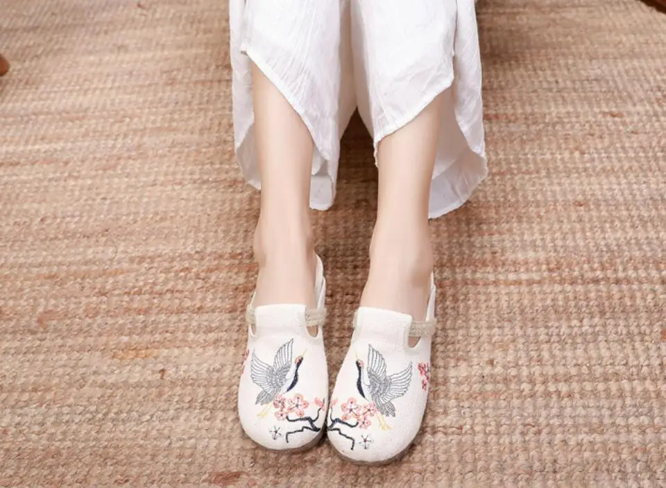 Ethnic Wide Toe Linen Slippers for Women Embroidered Vintage Casual Mules Ladies Trend Summer Slides Female Backless Sandals